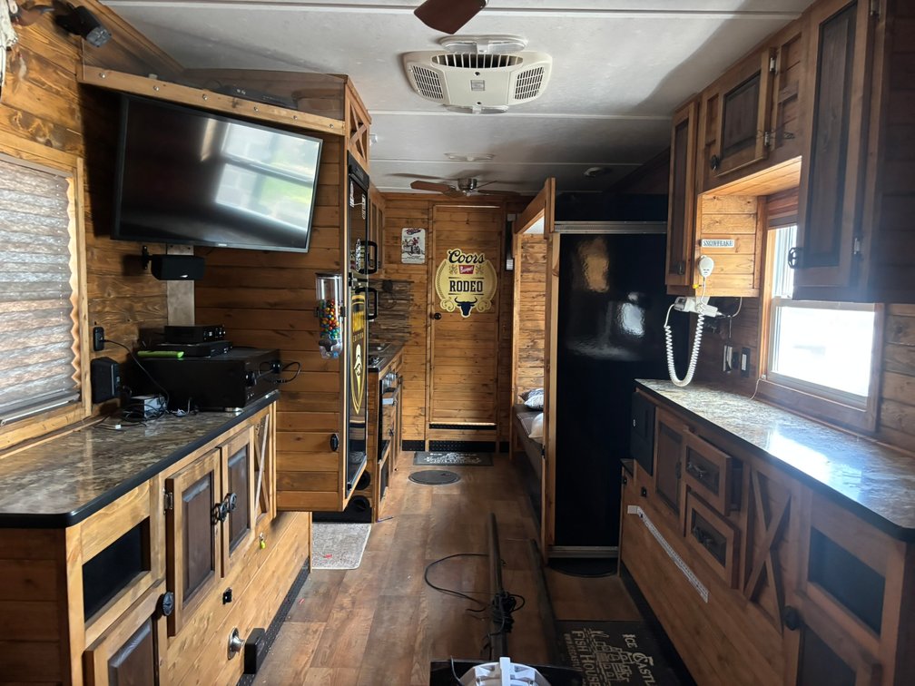 2019 American 30' Custom Fish House