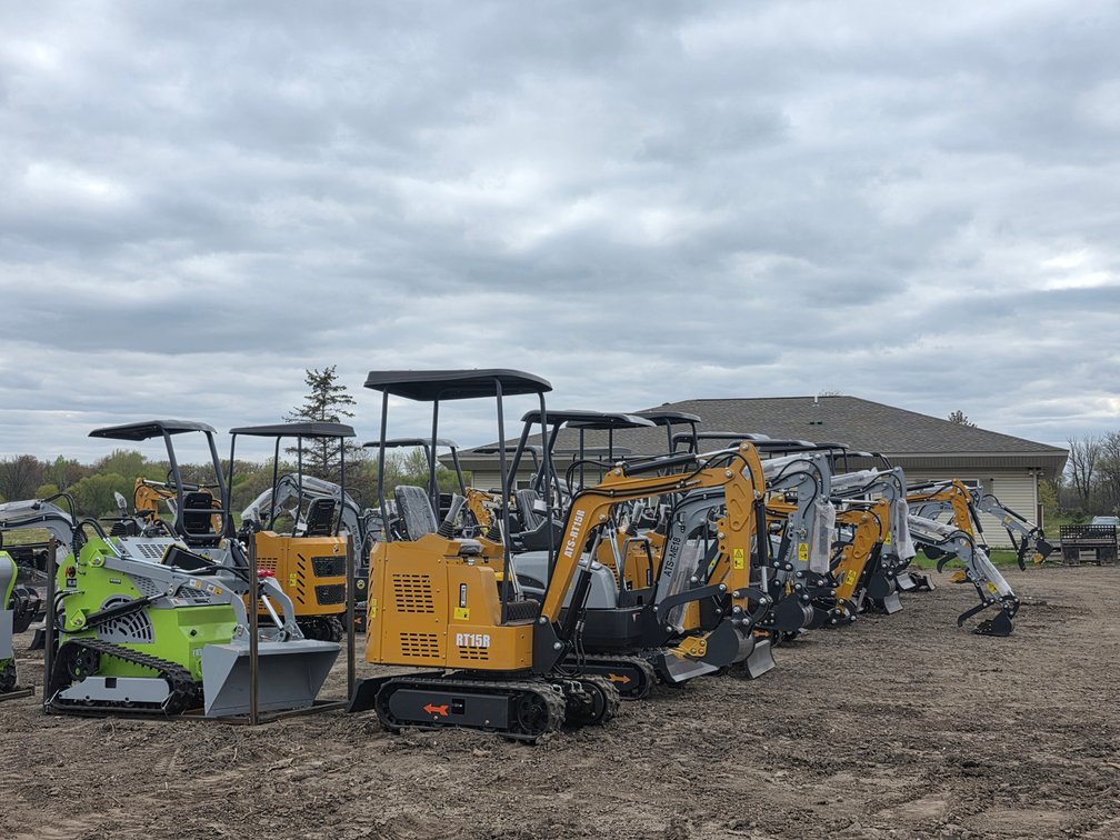 Brand New Mini Excavators (15), Mini Skids (4), Sea Containers & Attachments (161532)