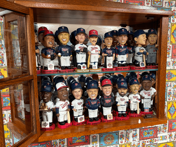 Image for Twins & Sports Memorabilia, Garden Décor & Holiday Décor (161470)