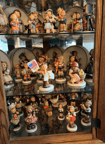 Image for Lifelong Collection of Furniture, Collectibles & Glassware: Hummel, Fenton & Red Wing Pottery (161148)