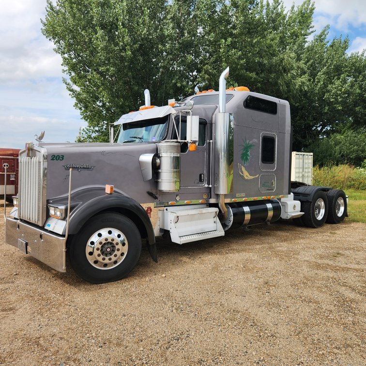Cars, Equipment, Trucks, Trailers, Farm: Fitzner Auction Lot Renville, MN