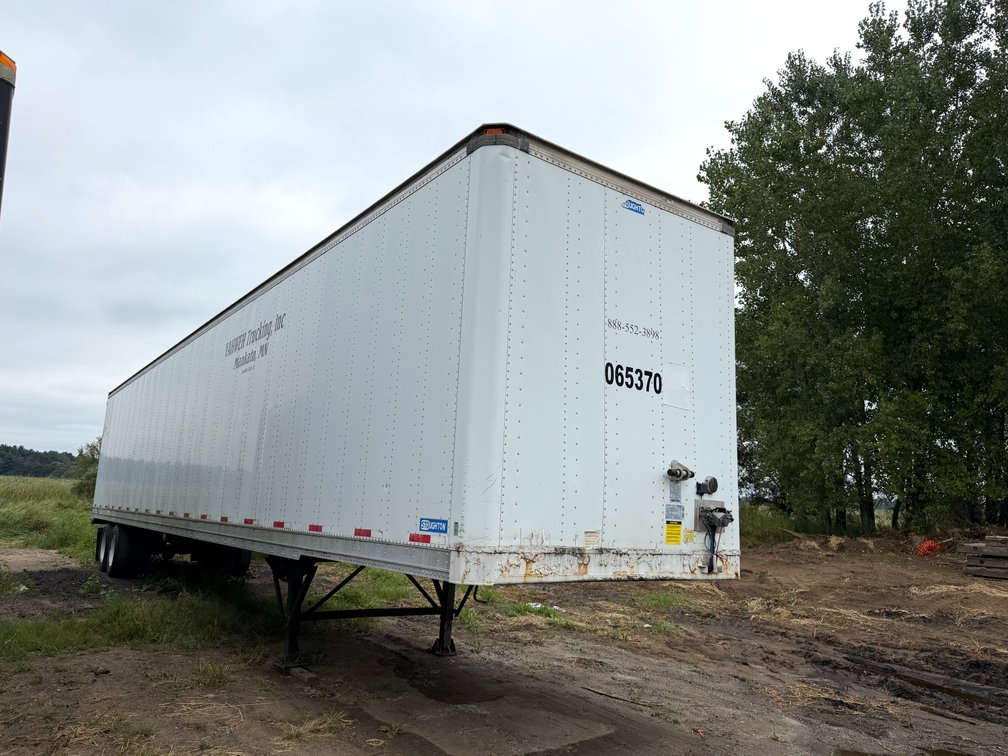 Semis, Trucks, Trailers & Equipment Auction