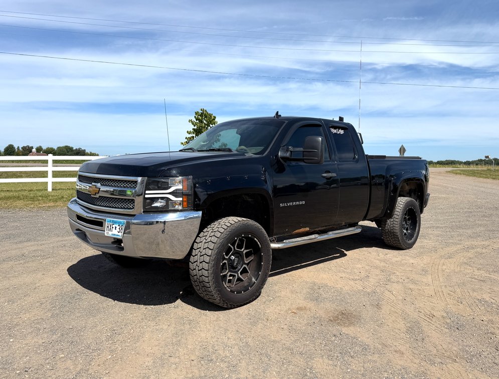Semis, Trucks, Trailers & Equipment Auction
