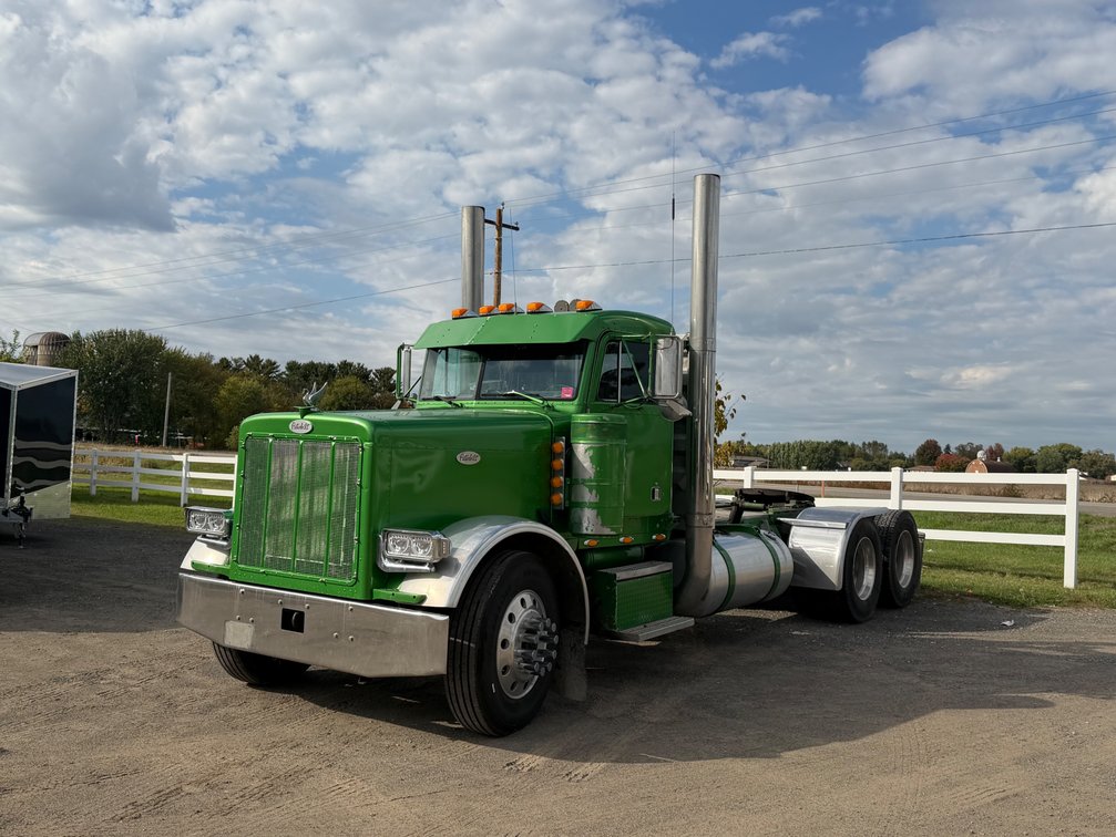 Semis, Trucks, Trailers & Equipment Auction