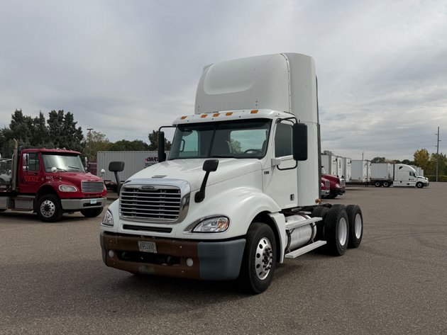 Image for (4) 2017 GLIDER Freightliner Columbia Semis