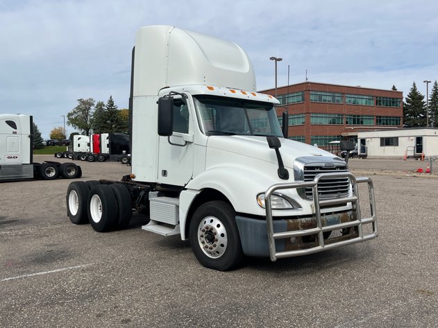 Image for (4) 2017 GLIDER Freightliner Columbia Semis