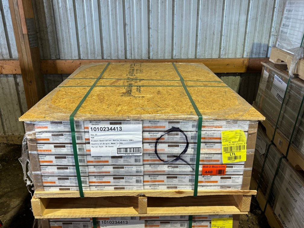 11,233 Sq. Ft. of 22 MIL Vinyl Click Plank Flooring: 2 Colors