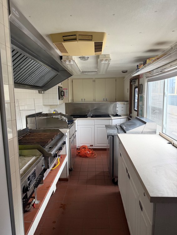 Impound Auction #21 in St. Paul, MN | 1996 Ford Food Truck