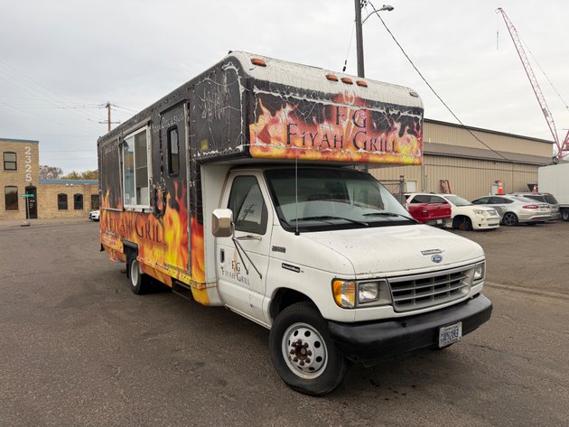 Image for Impound Auction #21 in St. Paul, MN | 1996 Ford Food Truck