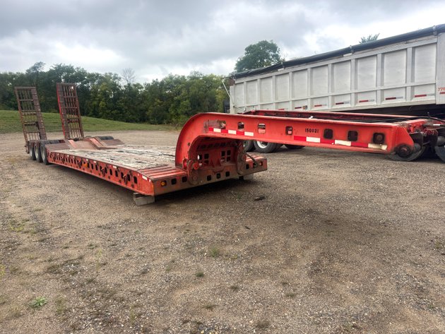 Image for 1997 Kalyn Siebert Lowboy & 1999 Fontaine 48' Flatbed