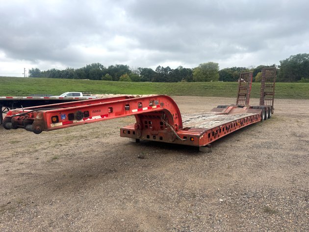 Image for 1997 Kalyn Siebert Lowboy & 1999 Fontaine 48' Flatbed