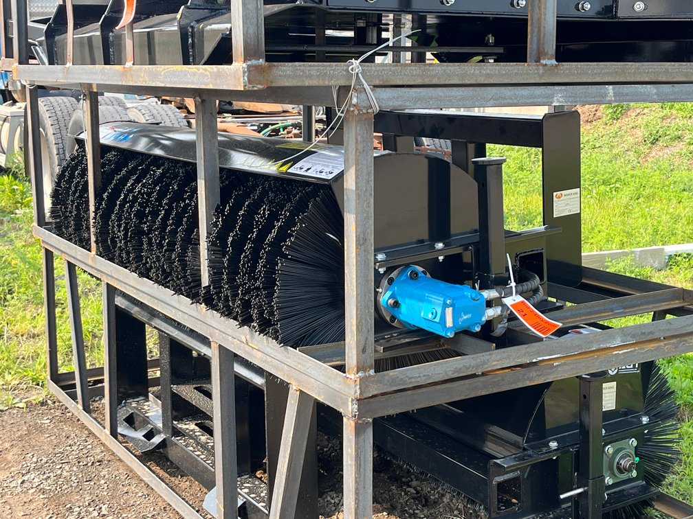 Brand New Equipment & Attachments: Wheel Loaders, Mini Skid Loaders, Mini Excavators (167487)