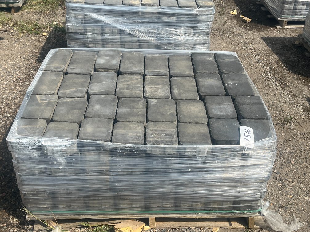 New Landscape Pavers: Assorted Colors and Styles