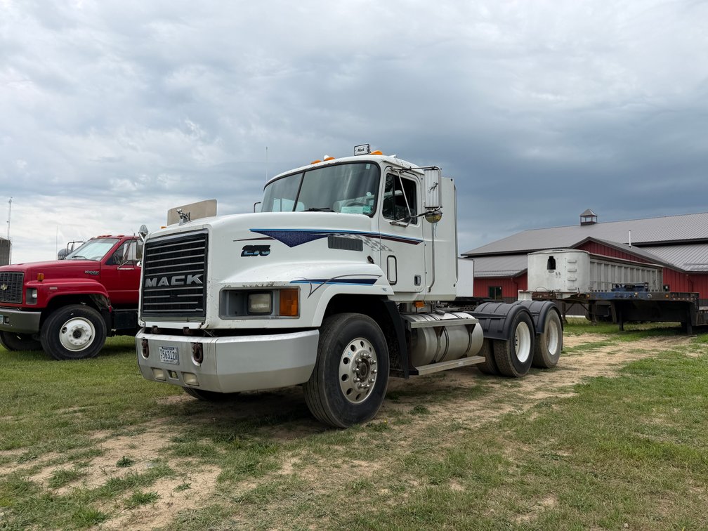 Construction, Trucks & AG Equipment: Komatsu Dozer, Dump Trucks, Semi, Grain Equipment