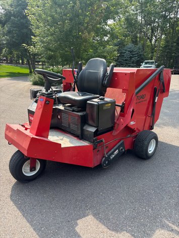 Image for Late Model Cars & SUV's, 2020 EZ GO, Toro Turf Sweeper 4800