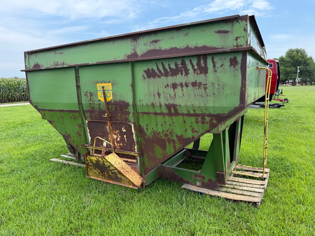 Image for Ring 1 - Pre-Harvest Equipment Auction