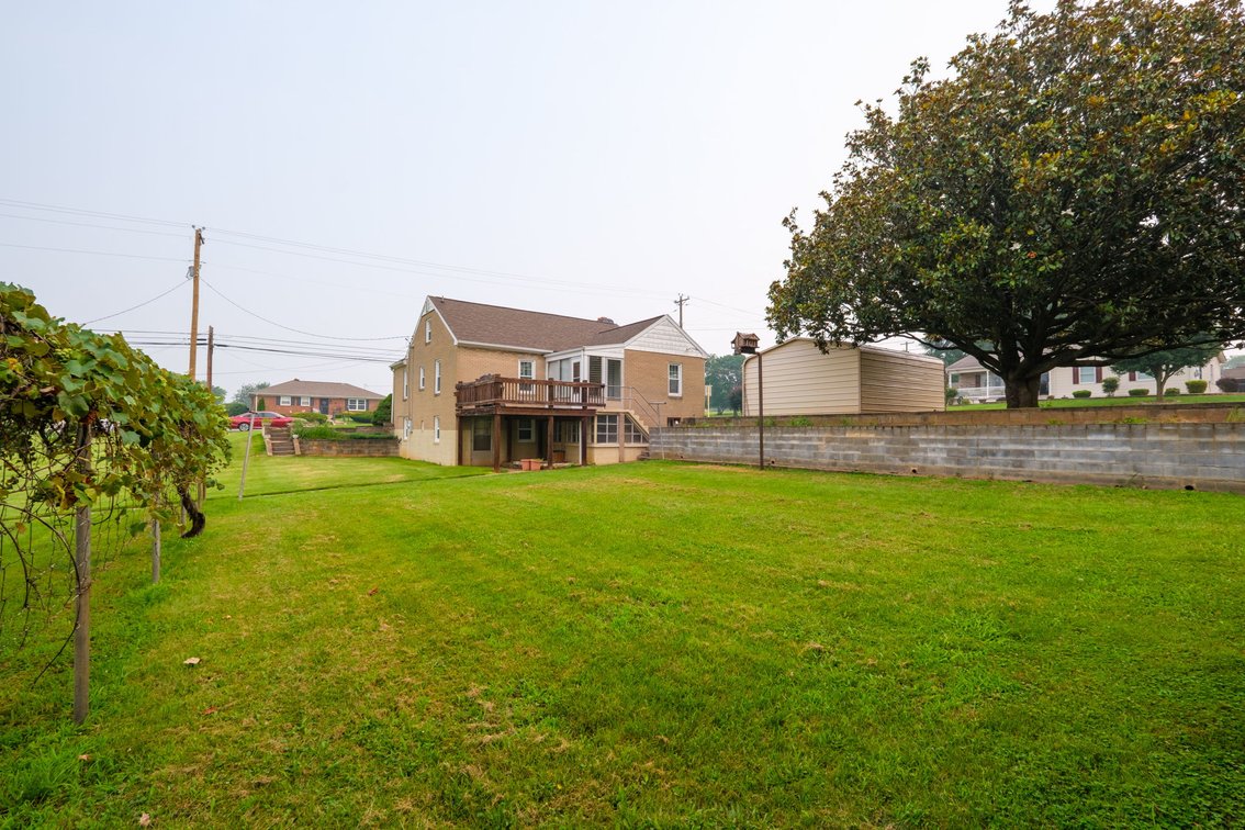 Image for Shenandoah Va 3 Bedroom Brick Home on 5 Town Lots - Separate Garage & Workshop