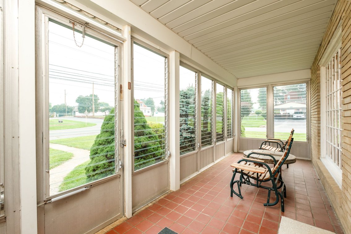 Image for Shenandoah Va 3 Bedroom Brick Home on 5 Town Lots - Separate Garage & Workshop