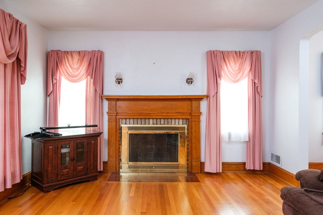 Image for Shenandoah Va 3 Bedroom Brick Home on 5 Town Lots - Separate Garage & Workshop