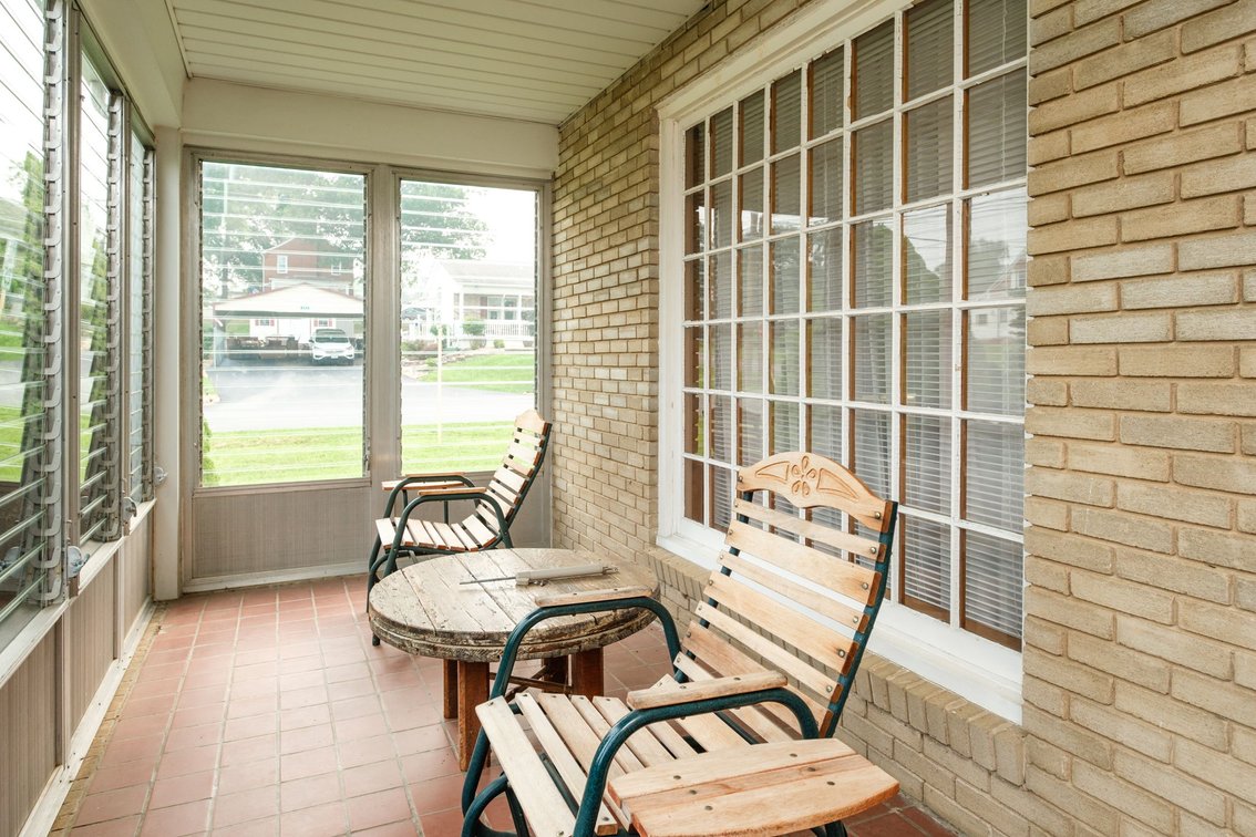Image for Shenandoah Va 3 Bedroom Brick Home on 5 Town Lots - Separate Garage & Workshop