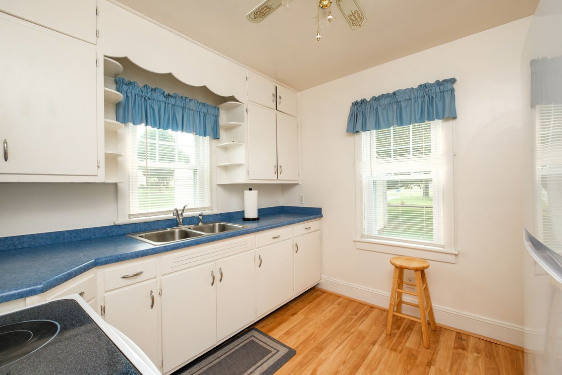 Image for Shenandoah Va 3 Bedroom Brick Home on 5 Town Lots - Separate Garage & Workshop