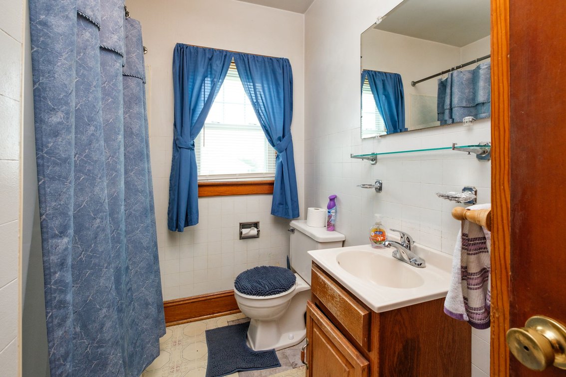 Image for Shenandoah Va 3 Bedroom Brick Home on 5 Town Lots - Separate Garage & Workshop