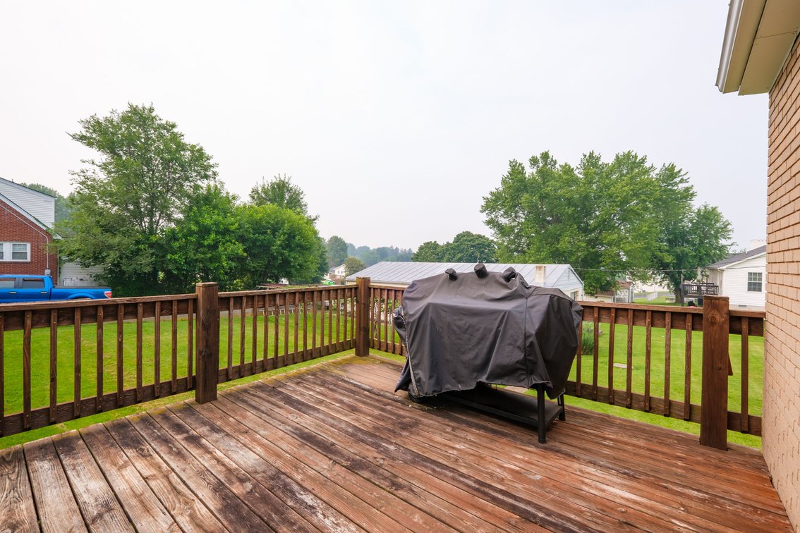 Image for Shenandoah Va 3 Bedroom Brick Home on 5 Town Lots - Separate Garage & Workshop