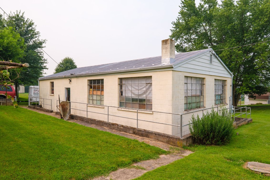 Image for Shenandoah Va 3 Bedroom Brick Home on 5 Town Lots - Separate Garage & Workshop