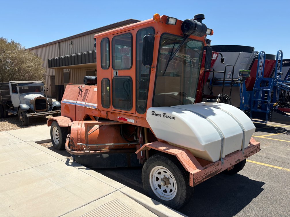Image for Bidwest Summer Equipment & Consignment Auction