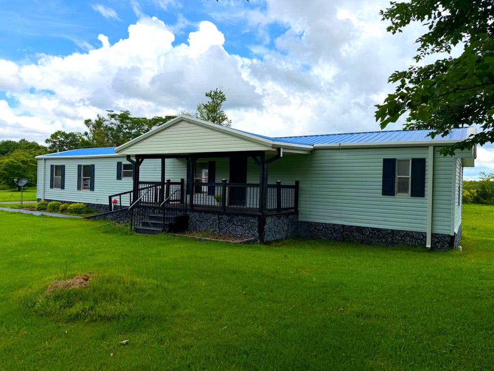 Image for Online Auction!  3 Bedroom, 2 Bath Mobile Home On 3.6 Acres+/- In Winston County, AL!