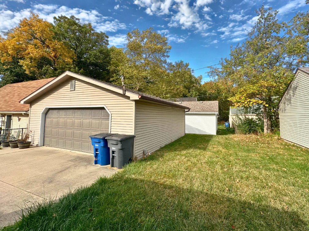 Image for Minimum Bid $100,000 2138 Sherwood Ave. Toledo, OH 43614