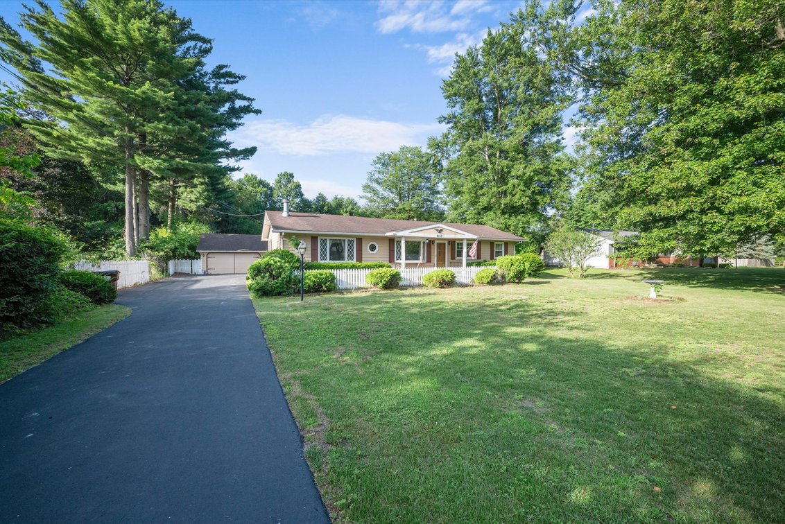 Image for Minimum Bid $135,000 Online Auction 8117 Angola Rd. Holland, OH 43528
