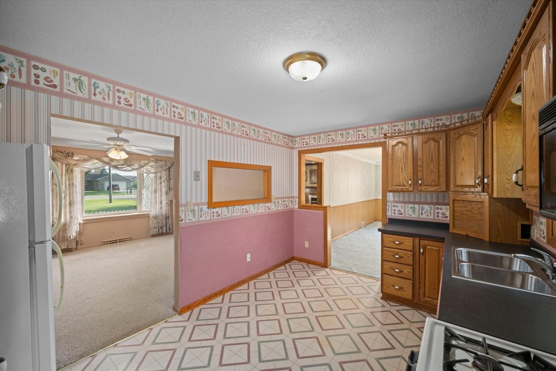 Image for Minimum Bid $135,000 Online Auction 8117 Angola Rd. Holland, OH 43528