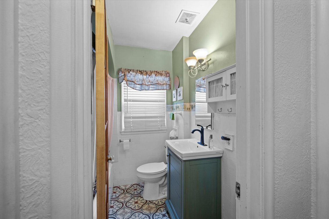 Image for PENDING! Online Auction 616 Bronx Dr. Toledo, OH 43609