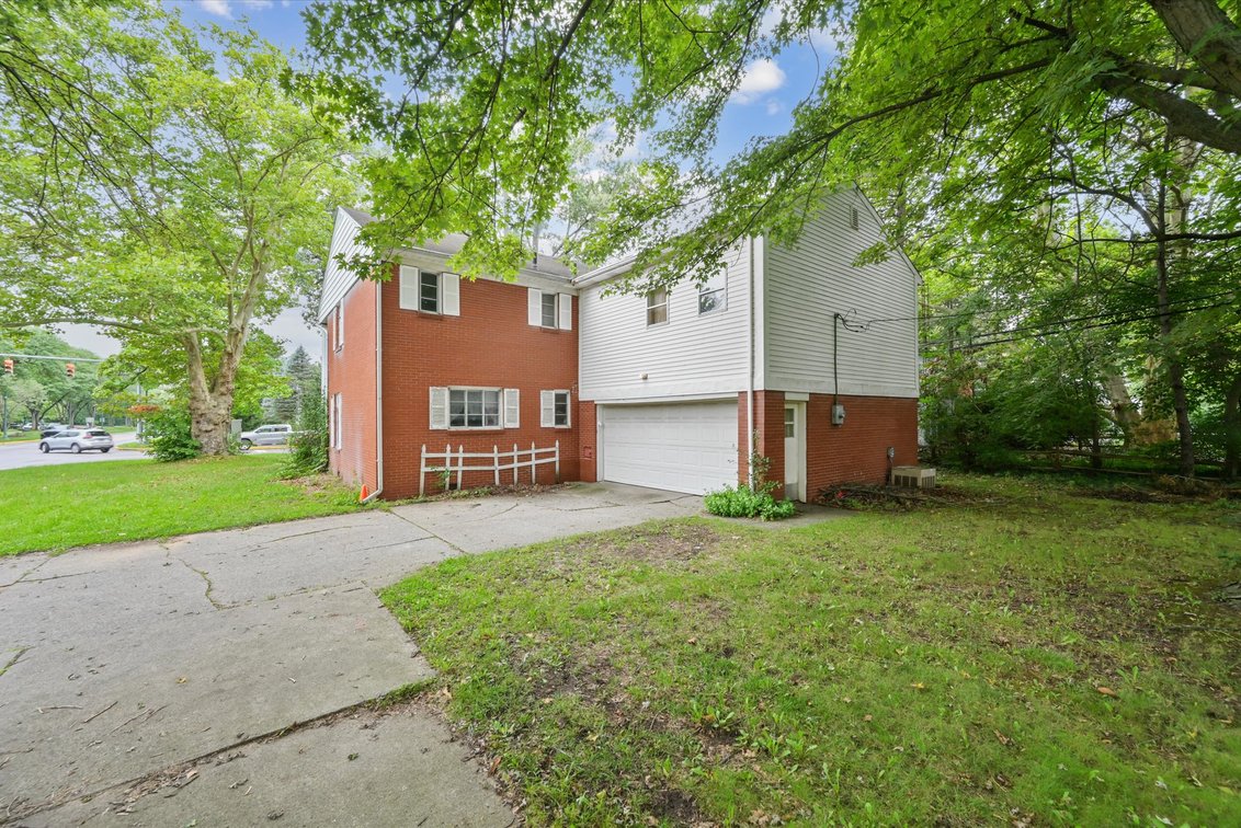 Image for Minimum Bid $150,000 Online Auction 2204 Talmadge Rd. Toledo, OH 43606