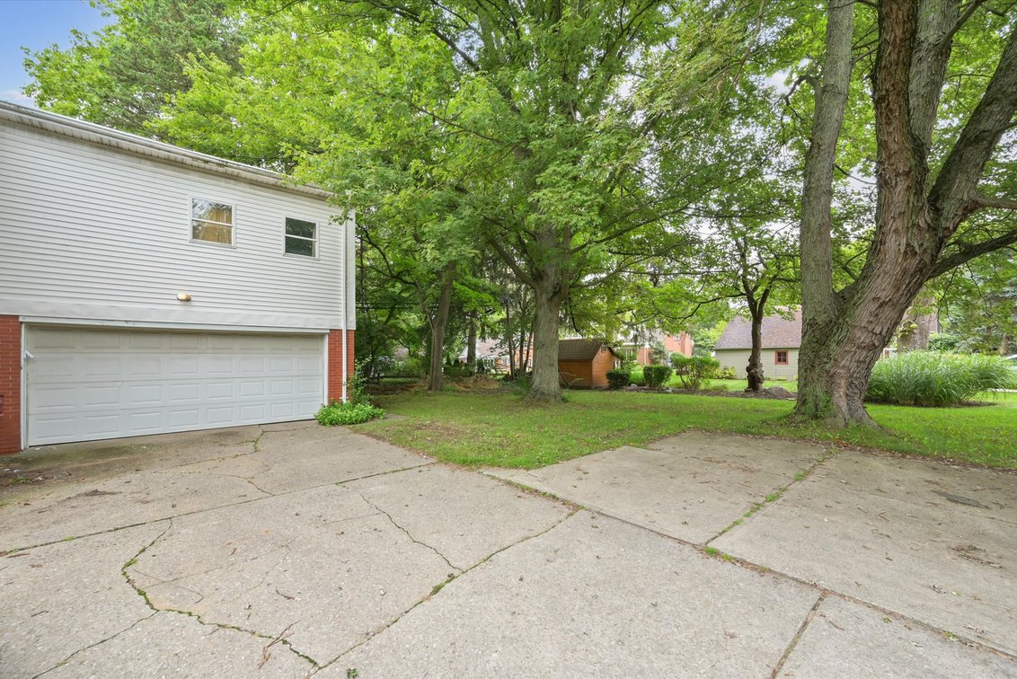 Image for Minimum Bid $150,000 Online Auction 2204 Talmadge Rd. Toledo, OH 43606