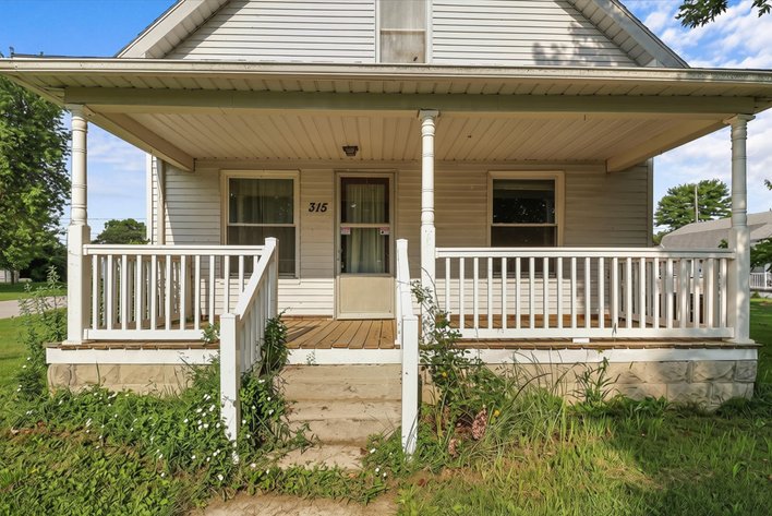 Image for Minimum Bid $75,000 Online Auction 315 Third St. Clay Center, OH 43408