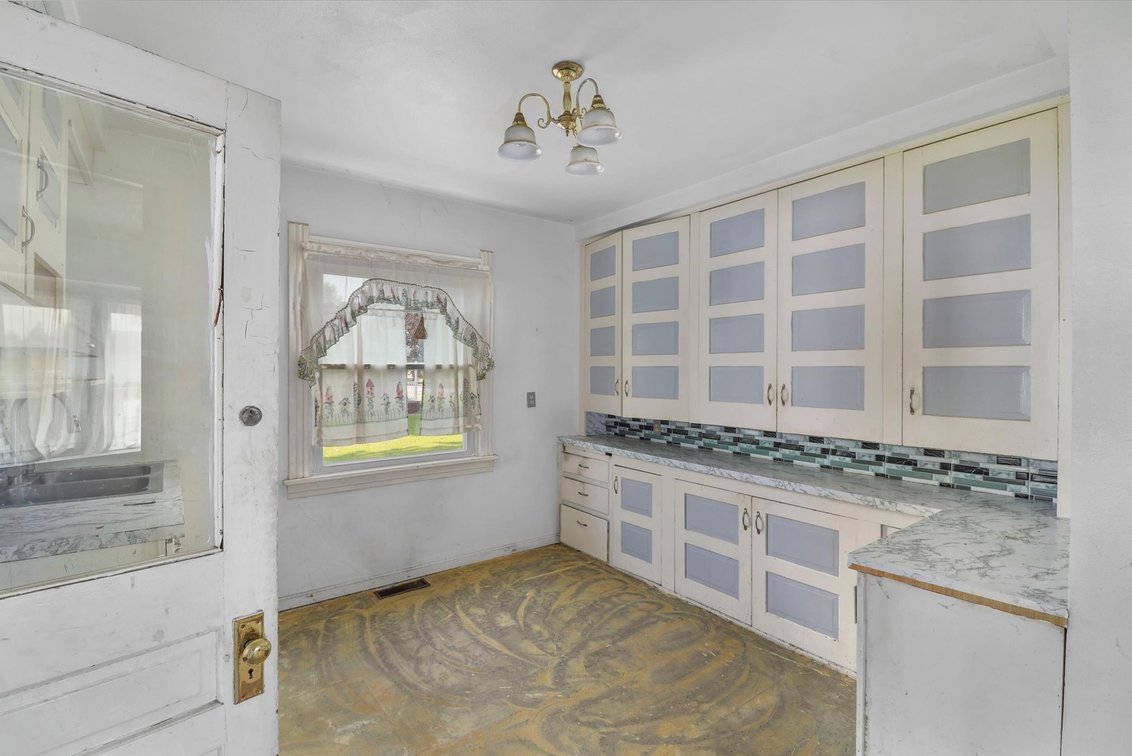Image for Minimum Bid $75,000 Online Auction 315 Third St. Clay Center, OH 43408
