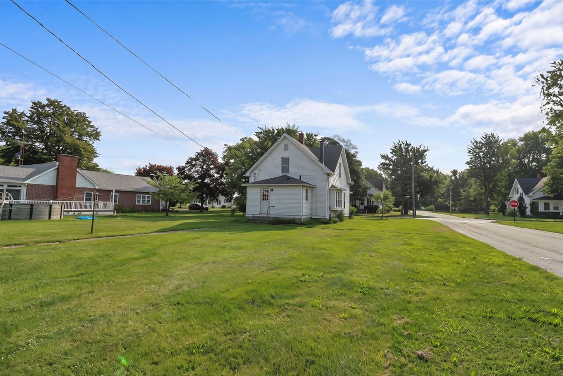 Image for Minimum Bid $75,000 Online Auction 315 Third St. Clay Center, OH 43408