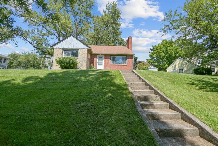 Image for Minimum Bid $99,900 Online Auction 4130 Dorchester Dr. Toledo, OH 43607