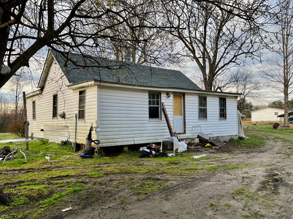 Image for 2 BR/1 BA Fixer Upper on 2.9 +/- Acres in Louisa County, VA--SELLING to the HIGHEST BIDDER via ONLNE ONLY BIDDING!!
