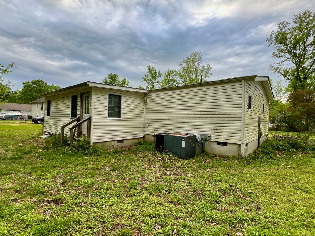Image for 3 BR/2 BA Mobile Home on .28 +/- Acre Lot in Colonial Beach, VA...Only 1/2 Mile From the Water--SELLING to the HIGHEST BIDDER via ONLINE ONLY BIDDING!!