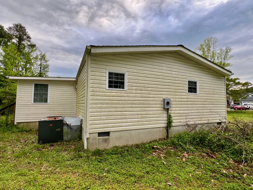 Image for 3 BR/2 BA Mobile Home on .28 +/- Acre Lot in Colonial Beach, VA...Only 1/2 Mile From the Water--SELLING to the HIGHEST BIDDER via ONLINE ONLY BIDDING!!