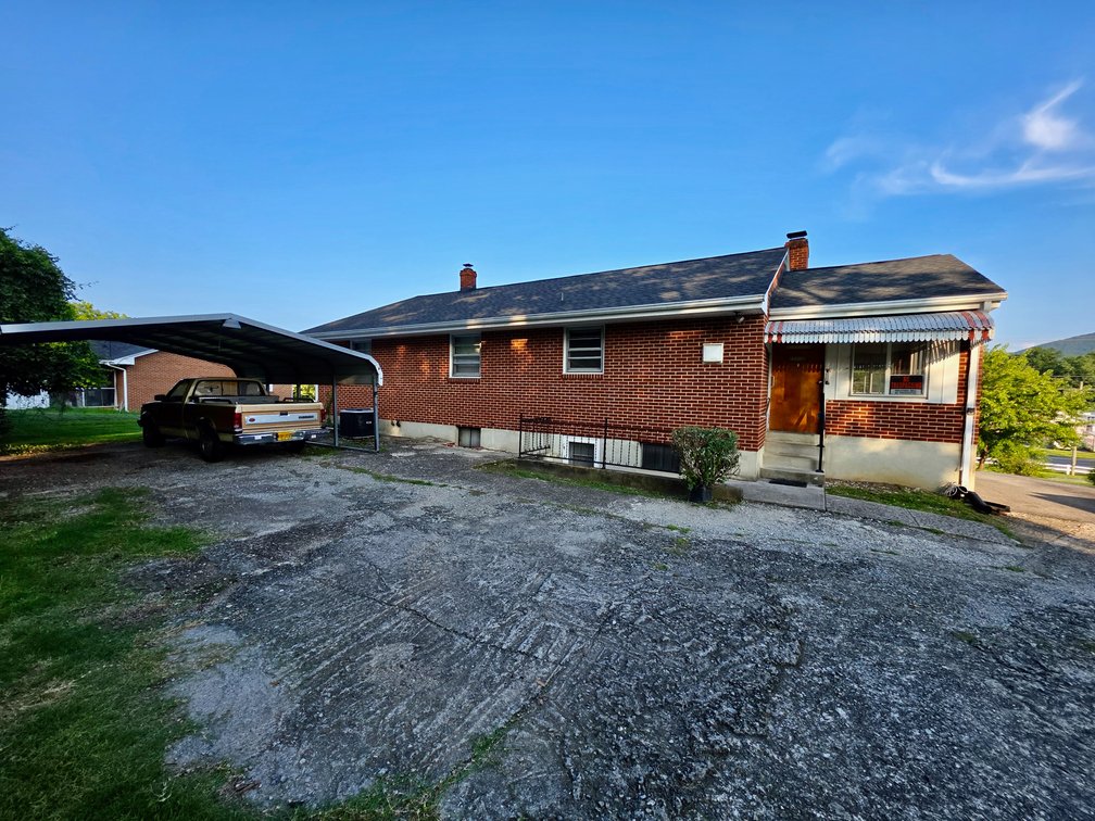 Image for 2 BR/2 BA Brick Home w/Full Basement on 1 +/- Acre Lot in the Cloverdale Area of Roanoke, VA--ONLINE ONLY BIDDING!!
