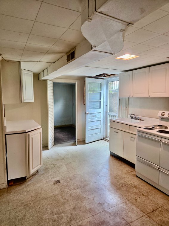 Image for 2 BR/2 BA Brick Home w/Full Basement on 1 +/- Acre Lot in the Cloverdale Area of Roanoke, VA--ONLINE ONLY BIDDING!!