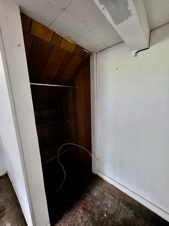 Image for 2 BR/2 BA Brick Home w/Full Basement on 1 +/- Acre Lot in the Cloverdale Area of Roanoke, VA--ONLINE ONLY BIDDING!!
