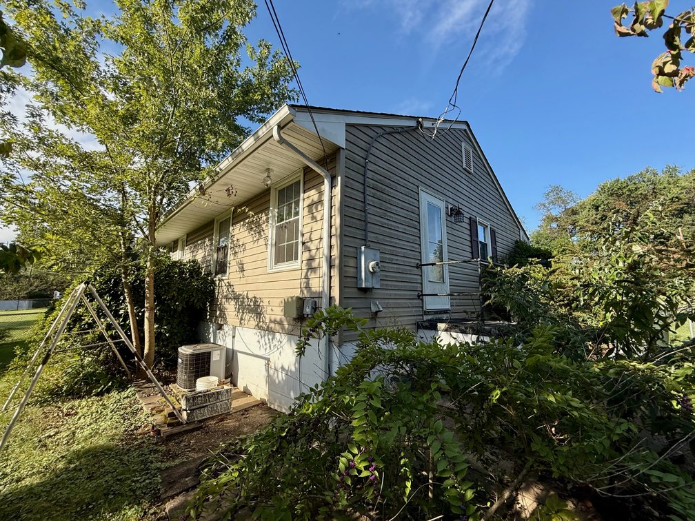 Image for 3 BR/1 BA Home w/Fenced Yard Near Downtown Culpeper, VA--SELLING to the HIGHEST BIDDER via ONLINE ONLY BIDDING!!