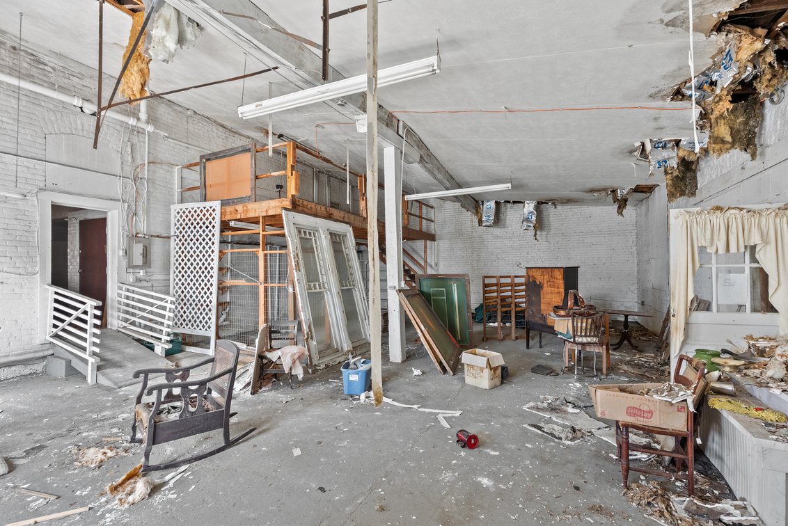Image for HIGH BID HAS BEEN SUBMITTED FOR BANK APPROVAL: Large Commercial 2 Story Building in Downtown Historic Appomattox, VA--ONLINE ONLY BIDDING