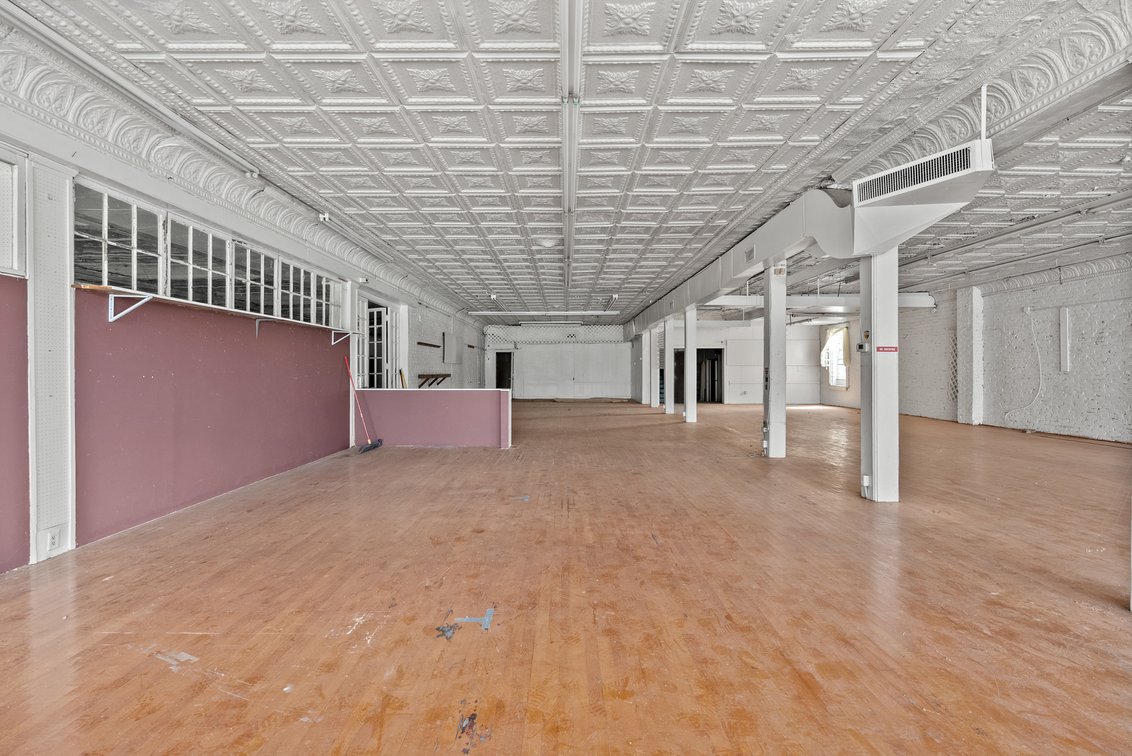 Image for HIGH BID HAS BEEN SUBMITTED FOR BANK APPROVAL: Large Commercial 2 Story Building in Downtown Historic Appomattox, VA--ONLINE ONLY BIDDING