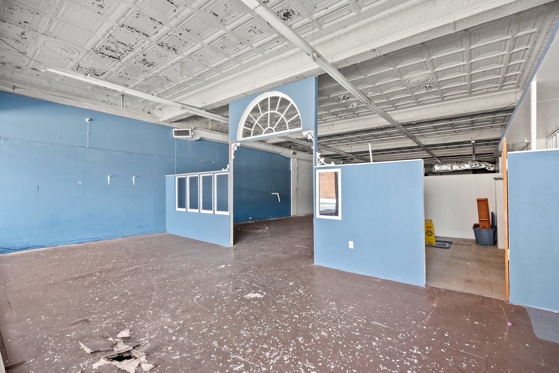 Image for HIGH BID HAS BEEN SUBMITTED FOR BANK APPROVAL: Large Commercial 2 Story Building in Downtown Historic Appomattox, VA--ONLINE ONLY BIDDING